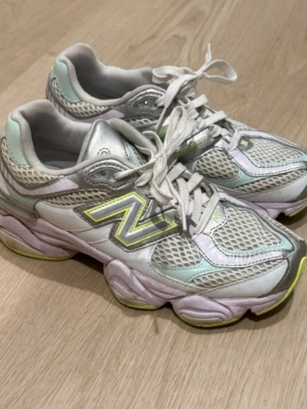 New Balance   9060 White/Taro sneakers Women size 9